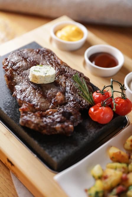 Steak auf einem Lavastein